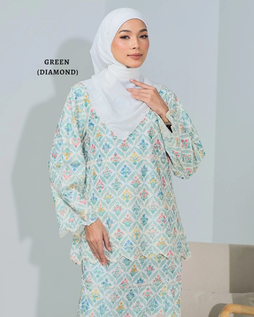 haura-wear-anggun-skirt-set-sulam-embroidery-pario-klasik-tradisional-mini kebaya-fabrik eyelet-raya-muslimah-long-sleeve-baju-skirt-kain-perempuan-baju-sepasang (25)