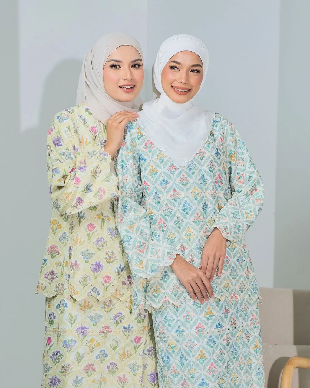 haura-wear-anggun-skirt-set-sulam-embroidery-pario-klasik-tradisional-mini kebaya-fabrik eyelet-raya-muslimah-long-sleeve-baju-skirt-kain-perempuan-baju-sepasang (27)