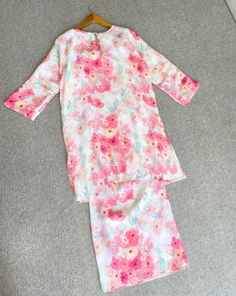 haura-wear-harum-skirt-set-sulam-embroidery-pario-klasik-tradisional-mini kebaya-fabrik eyelet-raya-muslimah-long-sleeve-baju-skirt-kain-perempuan-baju-sepasang (1)