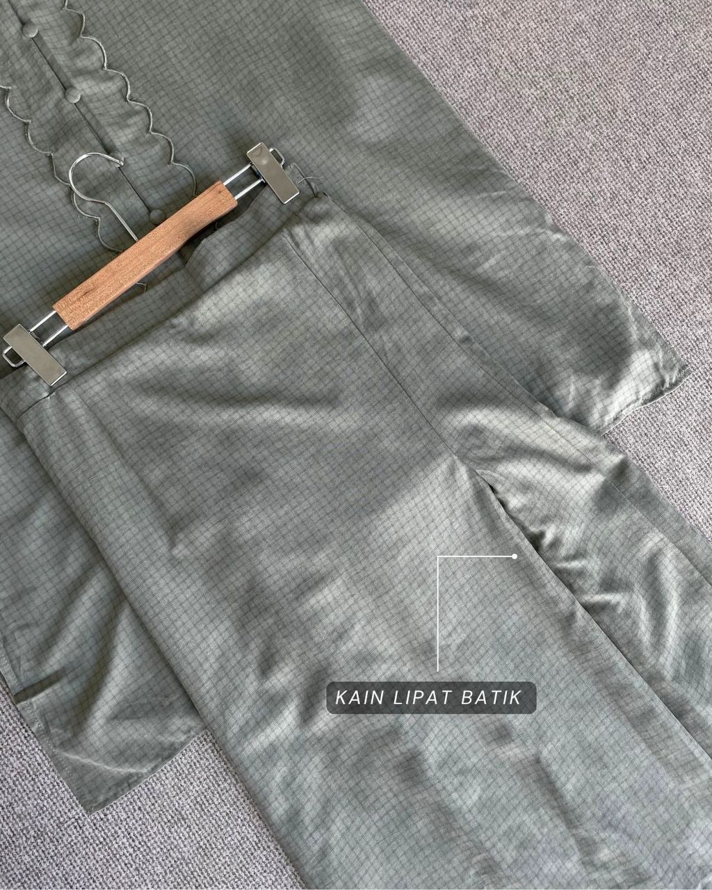 haura-wear-haya-skirt-set-sulam-embroidery-pario-klasik-tradisional-mini kebaya-fabrik eyelet-raya-muslimah-long-sleeve-baju-skirt-kain-perempuan-baju-sepasang (12)