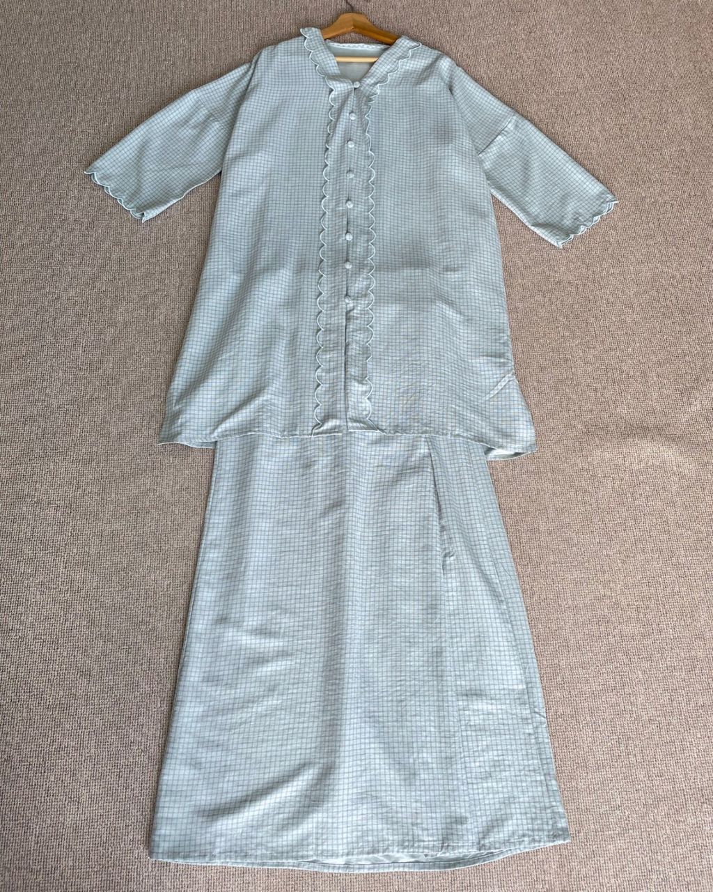 haura-wear-haya-skirt-set-sulam-embroidery-pario-klasik-tradisional-mini kebaya-fabrik eyelet-raya-muslimah-long-sleeve-baju-skirt-kain-perempuan-baju-sepasang (2)