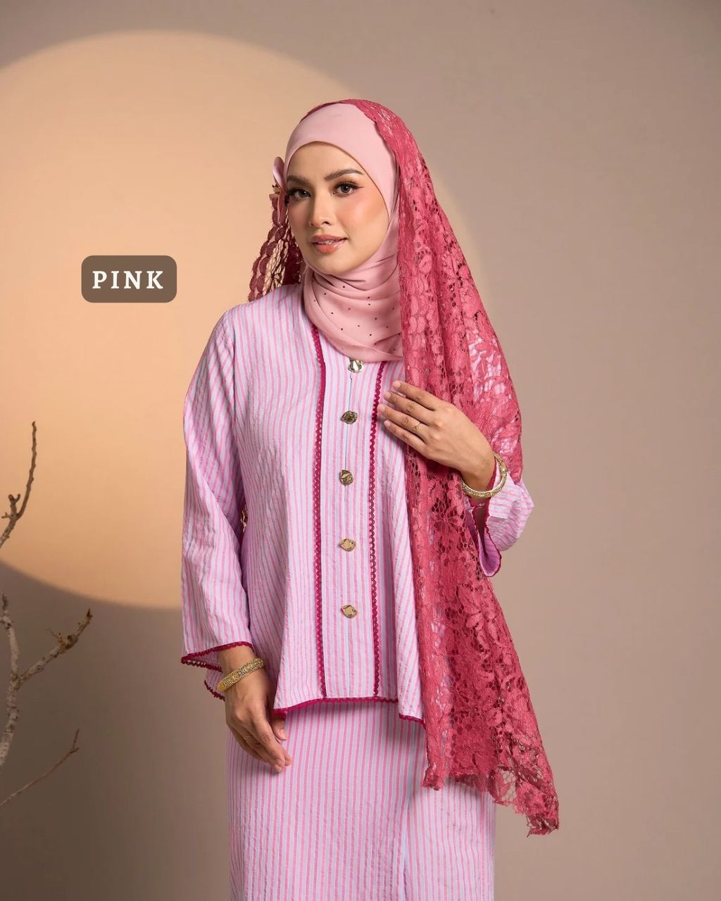 haura-wear-nawal-skirt-set-sulam-embroidery-pario-klasik-tradisional-mini kebaya-fabrik eyelet-raya-muslimah-long-sleeve-baju-skirt-kain-perempuan-baju-sepasang (9)