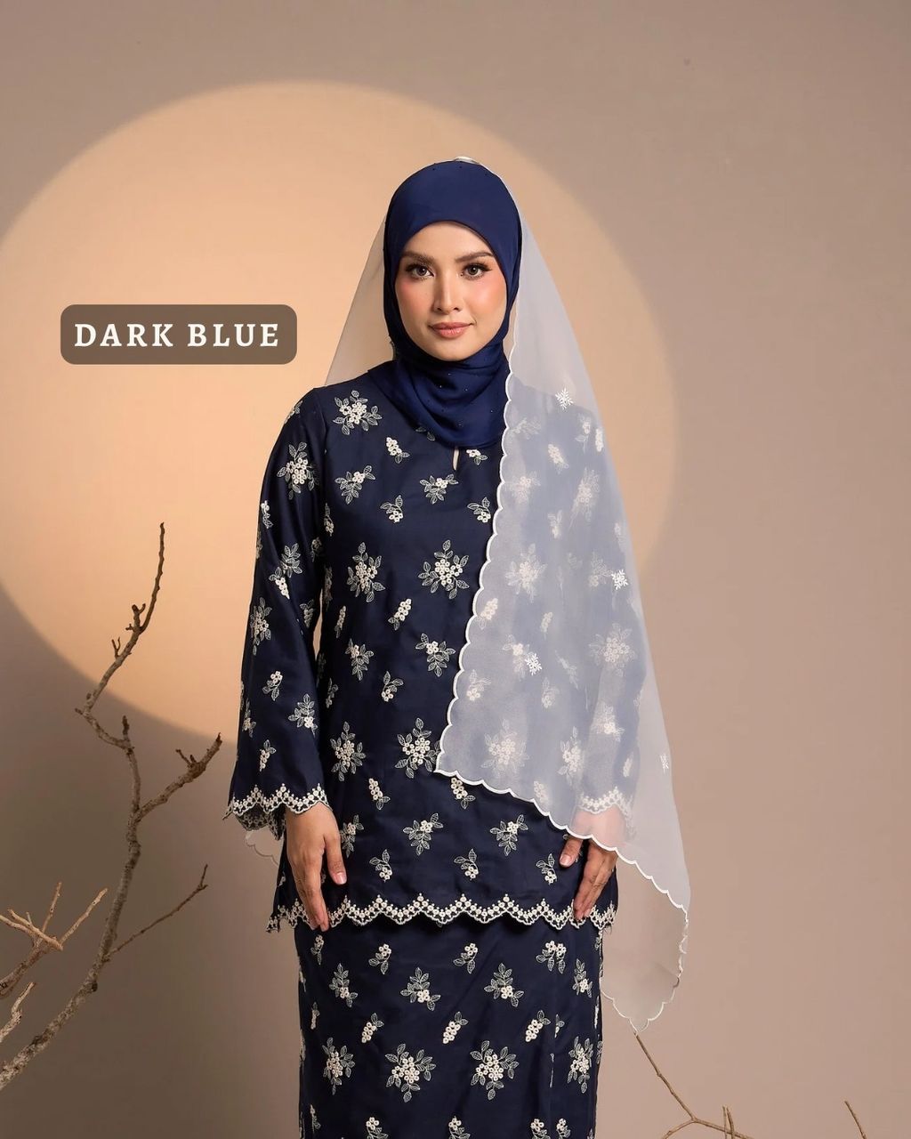 haura-wear-fitri-skirt-set-sulam-embroidery-pario-klasik-tradisional-mini kebaya-fabrik eyelet-raya-muslimah-long-sleeve-baju-skirt-kain-perempuan-baju-sepasang (6)