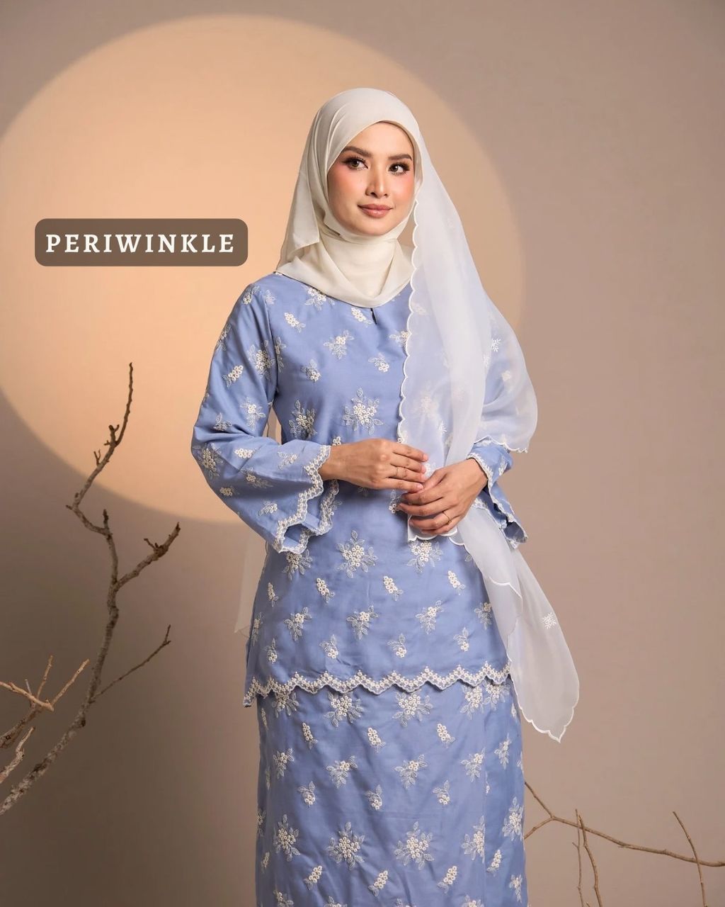 haura-wear-fitri-skirt-set-sulam-embroidery-pario-klasik-tradisional-mini kebaya-fabrik eyelet-raya-muslimah-long-sleeve-baju-skirt-kain-perempuan-baju-sepasang (2)