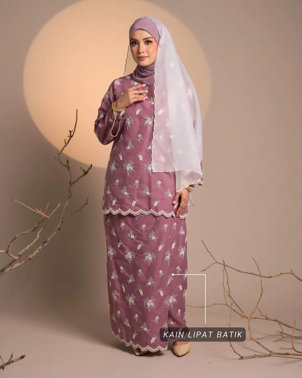 haura-wear-fitri-skirt-set-sulam-embroidery-pario-klasik-tradisional-mini kebaya-fabrik eyelet-raya-muslimah-long-sleeve-baju-skirt-kain-perempuan-baju-sepasang (14)