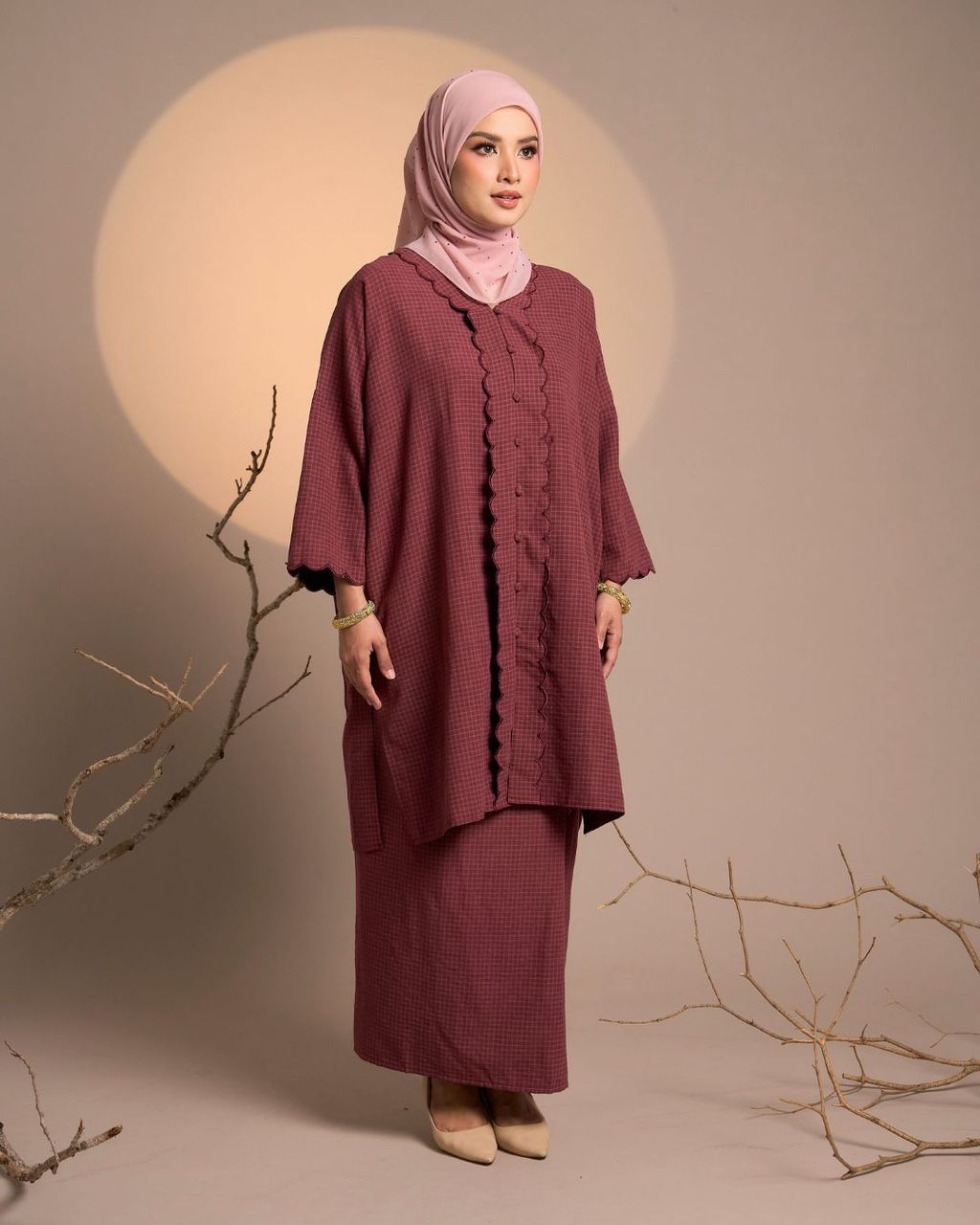 haura-wear-haya-skirt-set-sulam-embroidery-pario-klasik-tradisional-mini kebaya-fabrik eyelet-raya-muslimah-long-sleeve-baju-skirt-kain-perempuan-baju-sepasang (16)