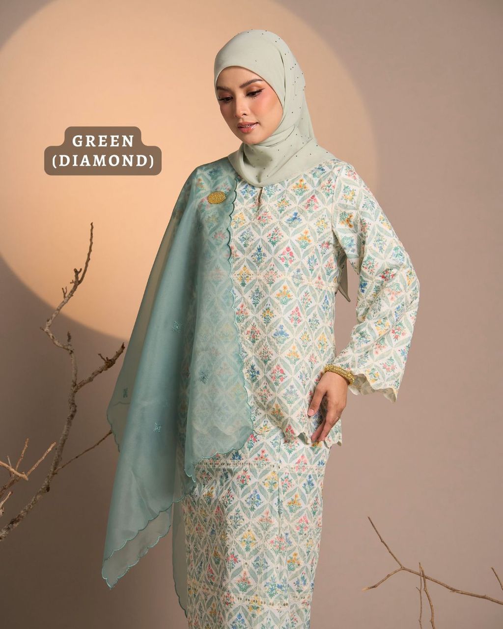 haura-wear-anggun-skirt-set-sulam-embroidery-pario-klasik-tradisional-mini kebaya-fabrik eyelet-raya-muslimah-long-sleeve-baju-skirt-kain-perempuan-baju-sepasang (2)