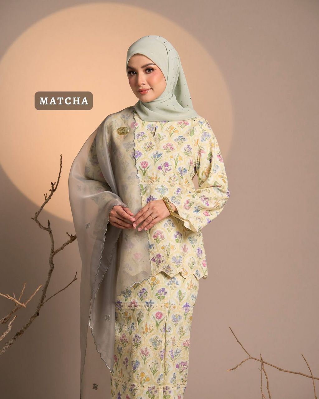 haura-wear-anggun-skirt-set-sulam-embroidery-pario-klasik-tradisional-mini kebaya-fabrik eyelet-raya-muslimah-long-sleeve-baju-skirt-kain-perempuan-baju-sepasang (1)
