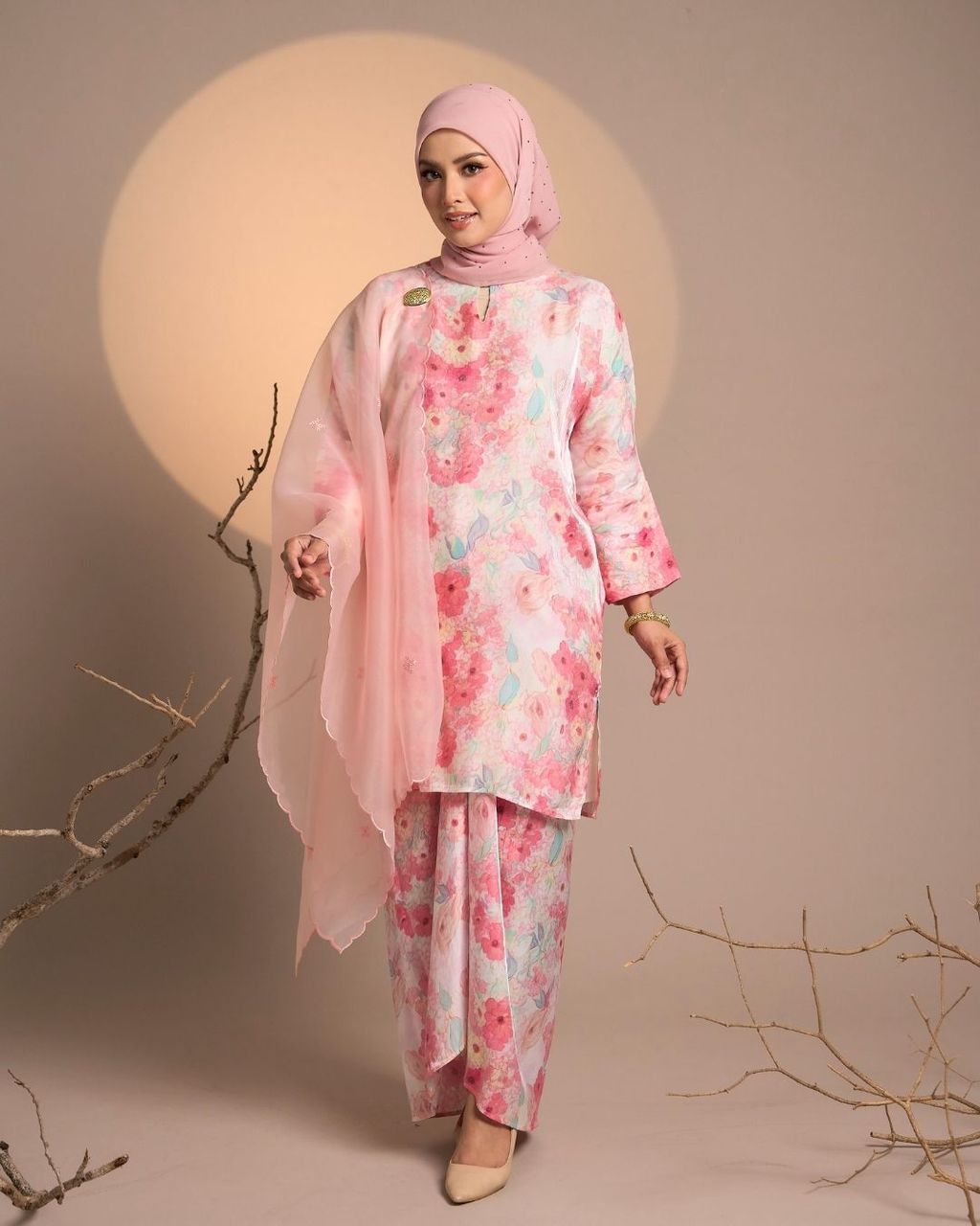 haura-wear-harum-skirt-set-sulam-embroidery-pario-klasik-tradisional-mini kebaya-fabrik eyelet-raya-muslimah-long-sleeve-baju-skirt-kain-perempuan-baju-sepasang (6)