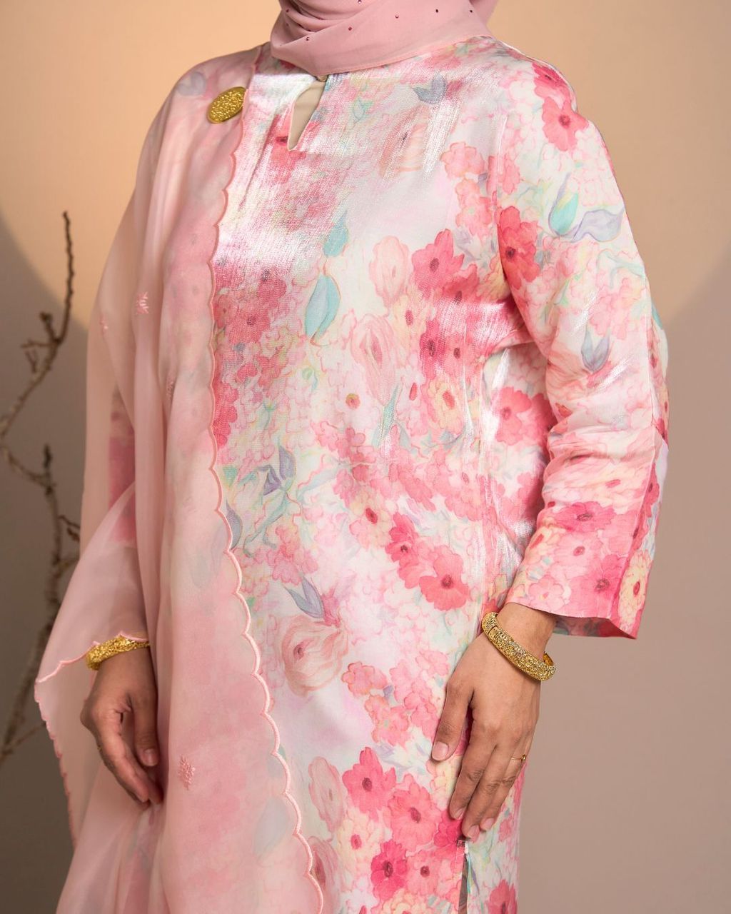 haura-wear-harum-skirt-set-sulam-embroidery-pario-klasik-tradisional-mini kebaya-fabrik eyelet-raya-muslimah-long-sleeve-baju-skirt-kain-perempuan-baju-sepasang (11)