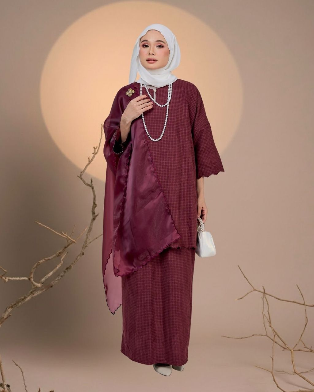 haura-wear-mawar-skirt-set-sulam-embroidery-pario-klasik-tradisional-mini kebaya-fabrik eyelet-raya-muslimah-long-sleeve-baju-skirt-kain-perempuan-baju-sepasang (12)
