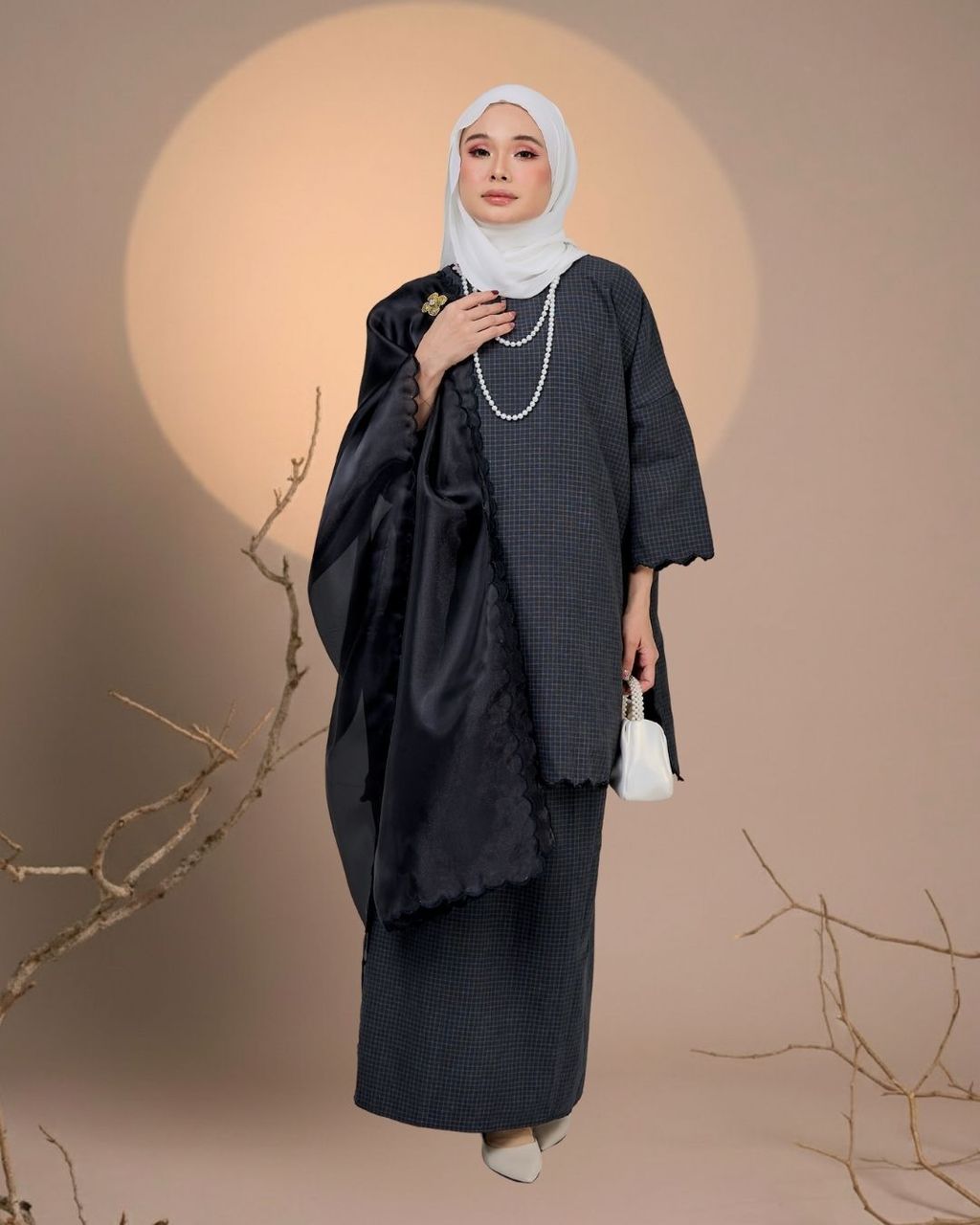 haura-wear-mawar-skirt-set-sulam-embroidery-pario-klasik-tradisional-mini kebaya-fabrik eyelet-raya-muslimah-long-sleeve-baju-skirt-kain-perempuan-baju-sepasang (14)
