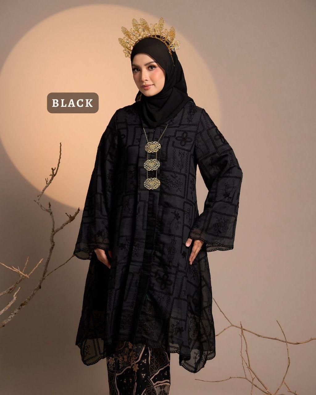 haura-wear-meryam-skirt-set-sulam-embroidery-pario-klasik-tradisional-mini kebaya-fabrik eyelet-raya-muslimah-long-sleeve-baju-skirt-kain-perempuan-baju-sepasang (9)