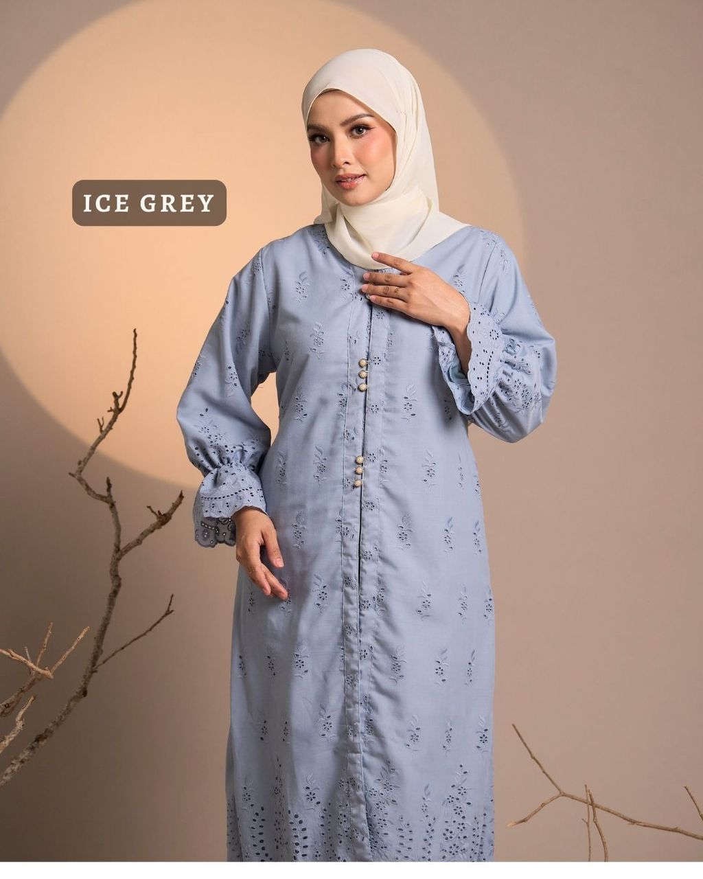 haura-wear-senja-skirt-set-sulam-embroidery-pario-klasik-tradisional-mini kebaya-fabrik eyelet-raya-muslimah-long-sleeve-baju-skirt-kain-perempuan-baju-sepasang (22)