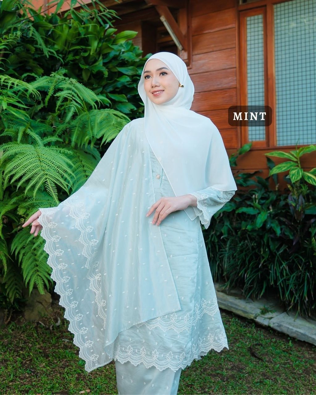 haura-wear-layna-skirt-set-sulam-embroidery-pario-klasik-tradisional-mini kebaya-fabrik eyelet-raya-muslimah-long-sleeve-baju-skirt-kain-perempuan-baju-sepasang (7)