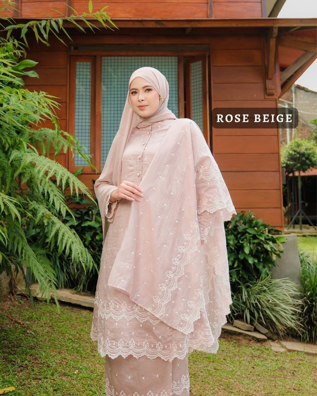 haura-wear-layna-skirt-set-sulam-embroidery-pario-klasik-tradisional-mini kebaya-fabrik eyelet-raya-muslimah-long-sleeve-baju-skirt-kain-perempuan-baju-sepasang (10)