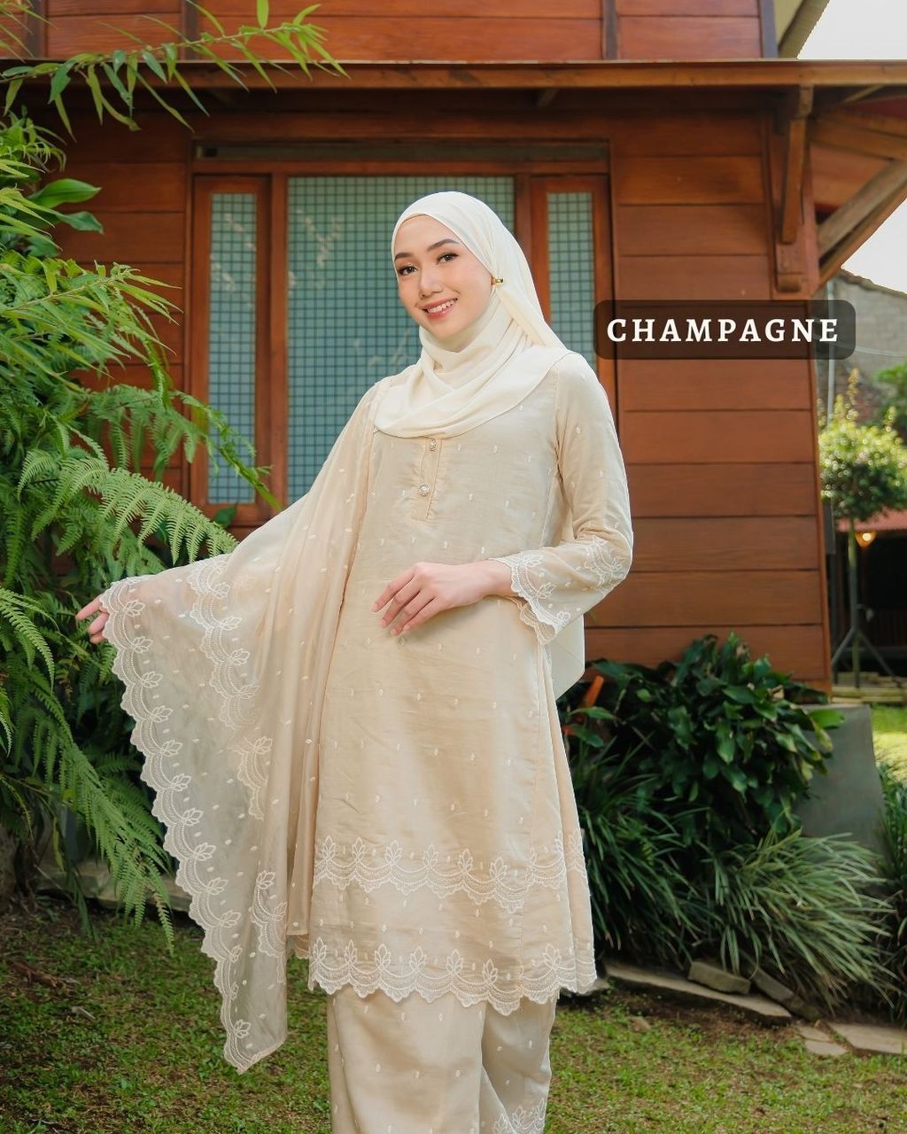 haura-wear-layna-skirt-set-sulam-embroidery-pario-klasik-tradisional-mini kebaya-fabrik eyelet-raya-muslimah-long-sleeve-baju-skirt-kain-perempuan-baju-sepasang (13)