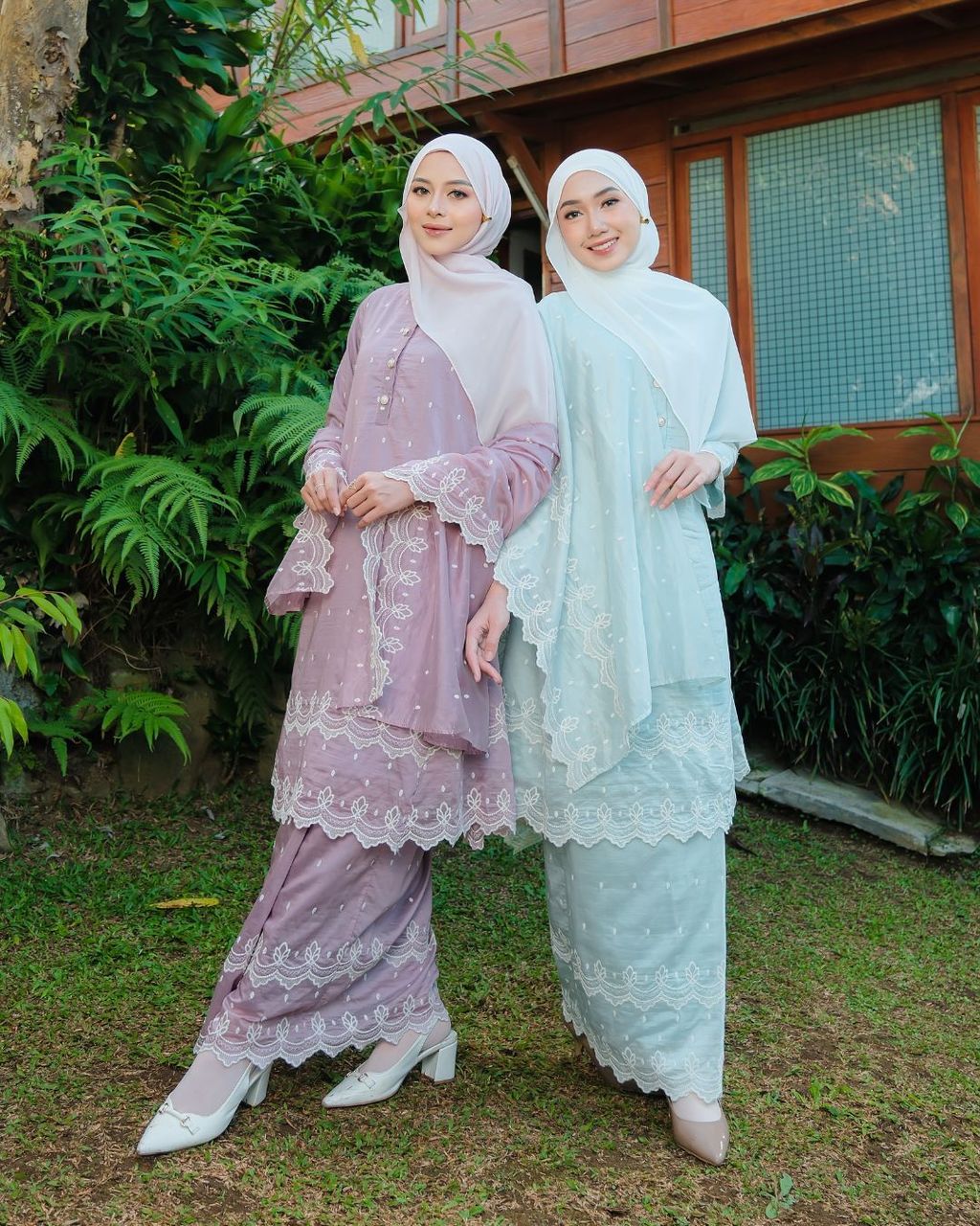 haura-wear-layna-skirt-set-sulam-embroidery-pario-klasik-tradisional-mini kebaya-fabrik eyelet-raya-muslimah-long-sleeve-baju-skirt-kain-perempuan-baju-sepasang (17)