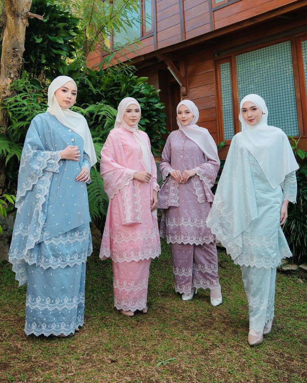 haura-wear-layna-skirt-set-sulam-embroidery-pario-klasik-tradisional-mini kebaya-fabrik eyelet-raya-muslimah-long-sleeve-baju-skirt-kain-perempuan-baju-sepasang (18)