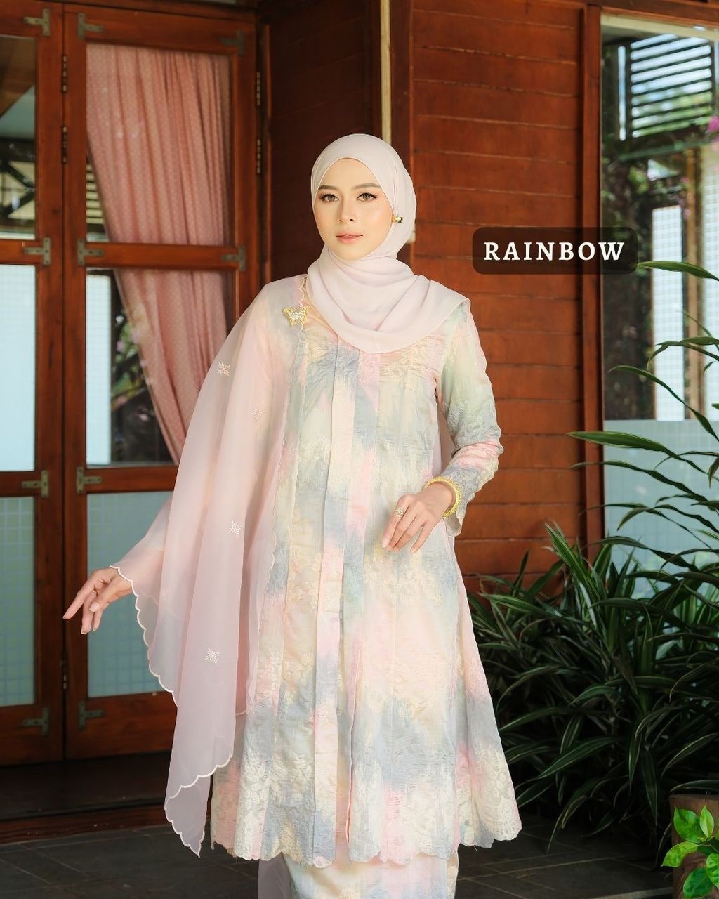 haura-wear-saffya-skirt-set-sulam-embroidery-pario-klasik-tradisional-mini kebaya-fabrik eyelet-raya-muslimah-long-sleeve-baju-skirt-kain-perempuan-baju-sepasang (8)