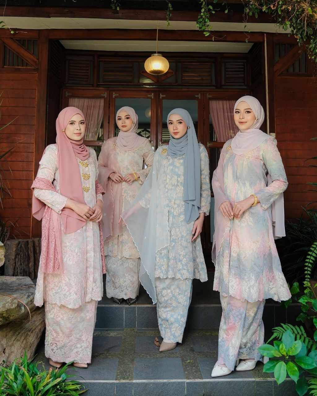 haura-wear-saffya-skirt-set-sulam-embroidery-pario-klasik-tradisional-mini kebaya-fabrik eyelet-raya-muslimah-long-sleeve-baju-skirt-kain-perempuan-baju-sepasang (15)