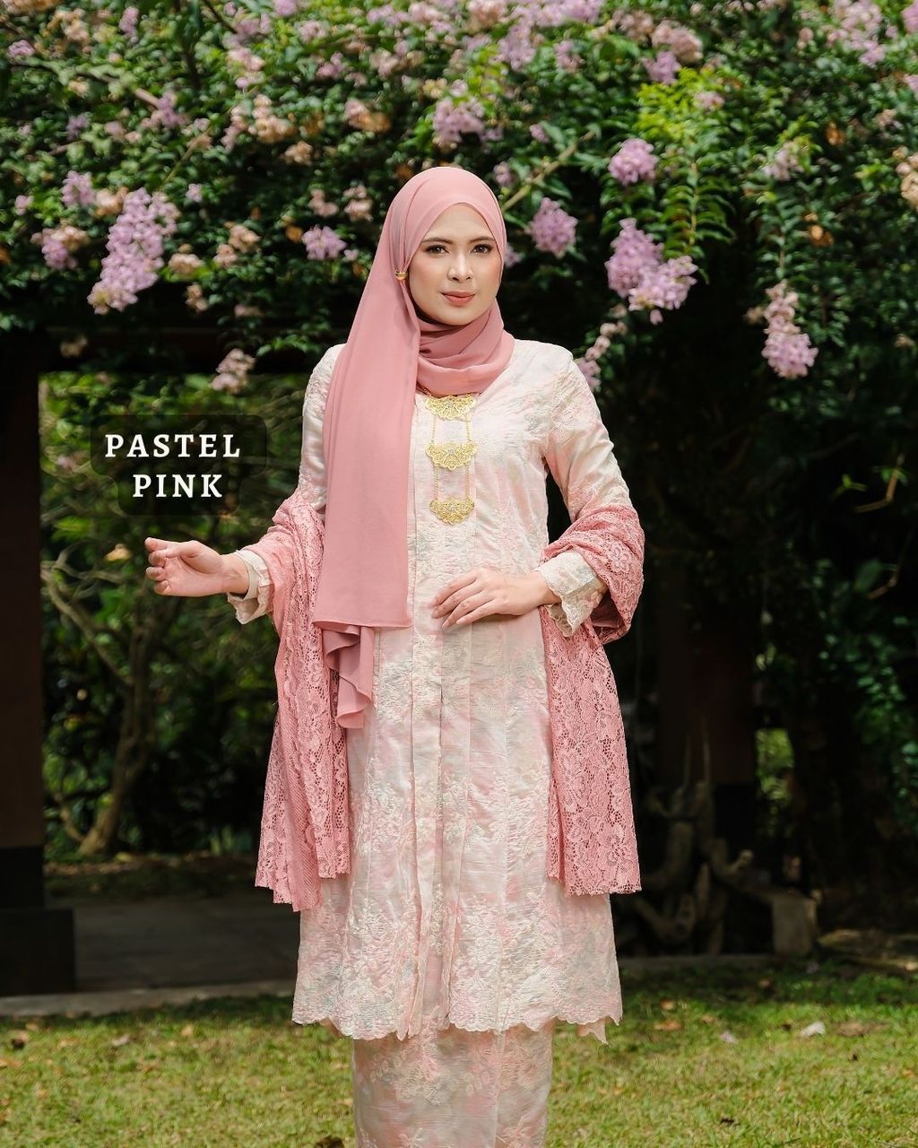 haura-wear-saffya-skirt-set-sulam-embroidery-pario-klasik-tradisional-mini kebaya-fabrik eyelet-raya-muslimah-long-sleeve-baju-skirt-kain-perempuan-baju-sepasang (11)