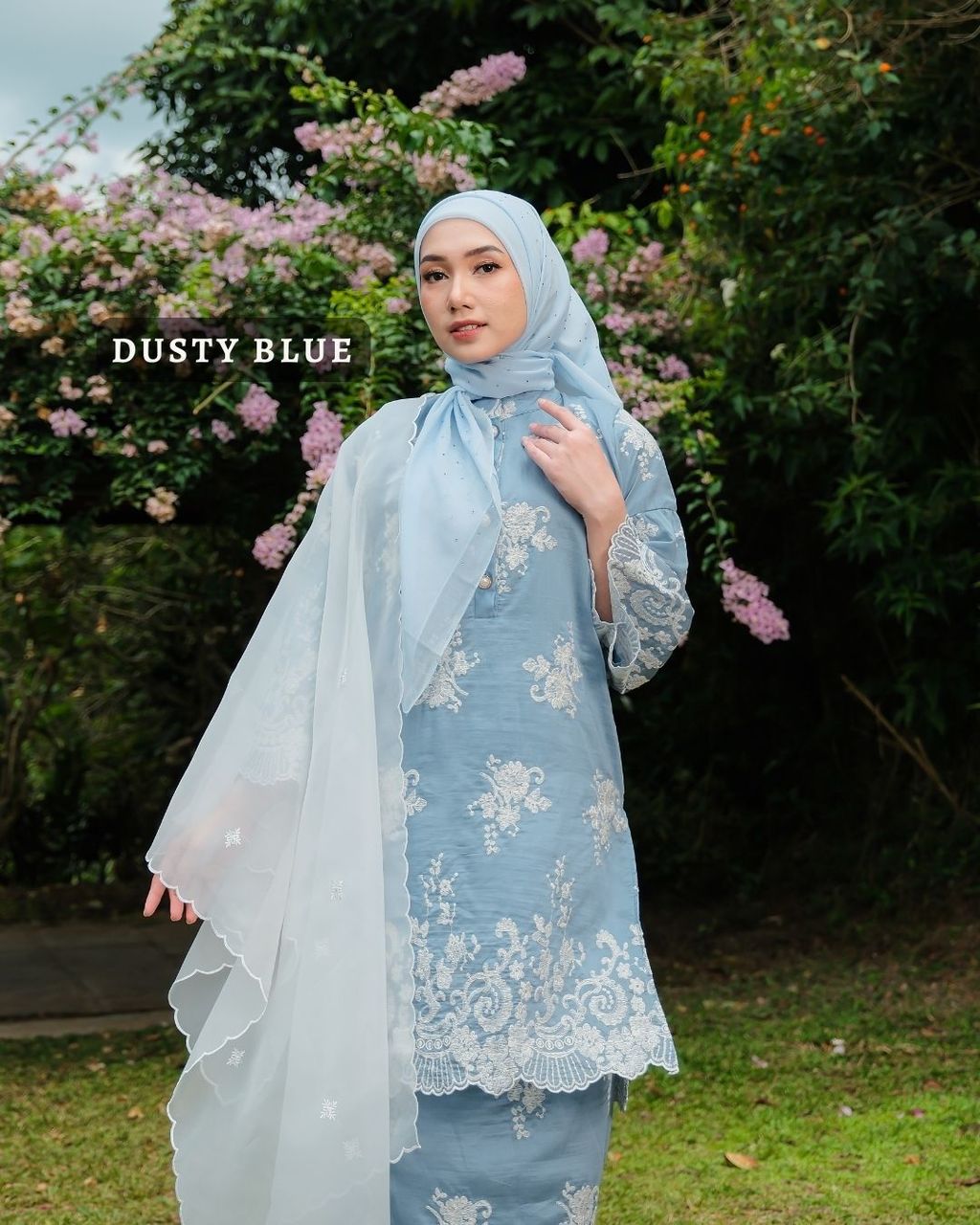 haura-wear-danum-skirt-set-sulam-embroidery-pario-klasik-tradisional-mini kebaya-fabrik eyelet-raya-muslimah-long-sleeve-baju-skirt-kain-perempuan-baju-sepasang (27)
