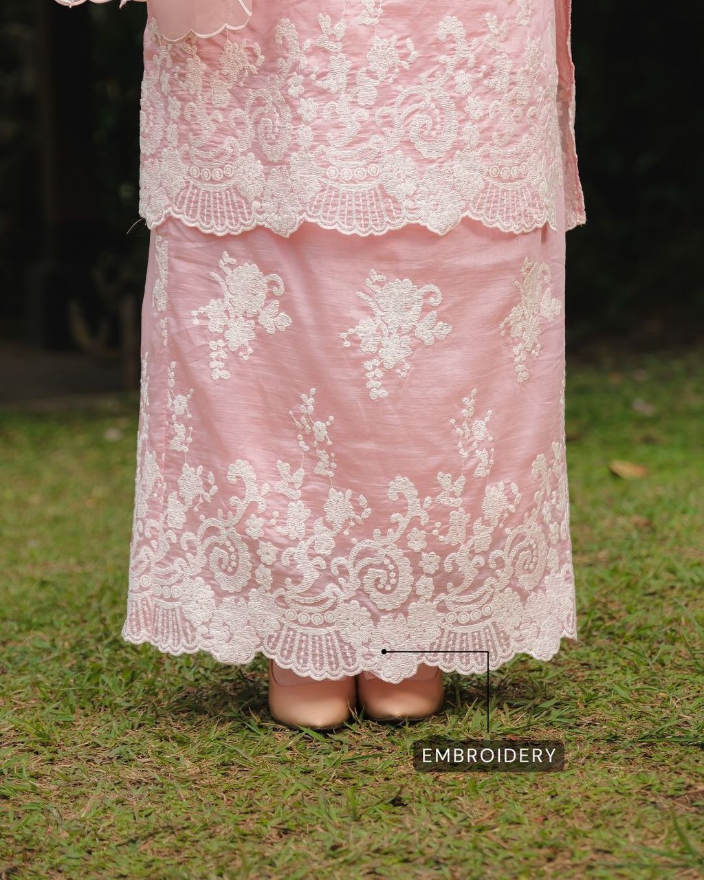haura-wear-danum-skirt-set-sulam-embroidery-pario-klasik-tradisional-mini kebaya-fabrik eyelet-raya-muslimah-long-sleeve-baju-skirt-kain-perempuan-baju-sepasang (25)