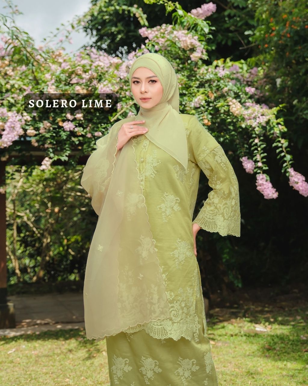 haura-wear-danum-skirt-set-sulam-embroidery-pario-klasik-tradisional-mini kebaya-fabrik eyelet-raya-muslimah-long-sleeve-baju-skirt-kain-perempuan-baju-sepasang (9)