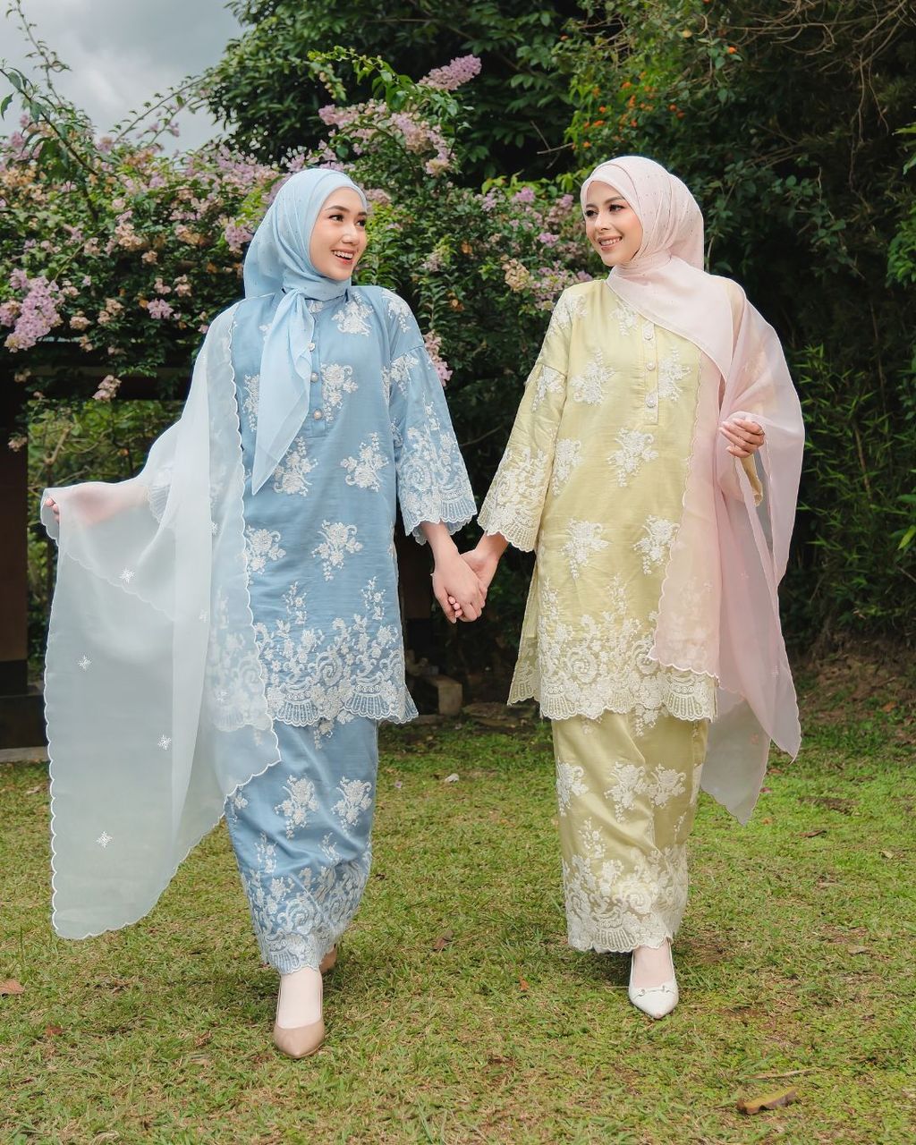 haura-wear-danum-skirt-set-sulam-embroidery-pario-klasik-tradisional-mini kebaya-fabrik eyelet-raya-muslimah-long-sleeve-baju-skirt-kain-perempuan-baju-sepasang (20)
