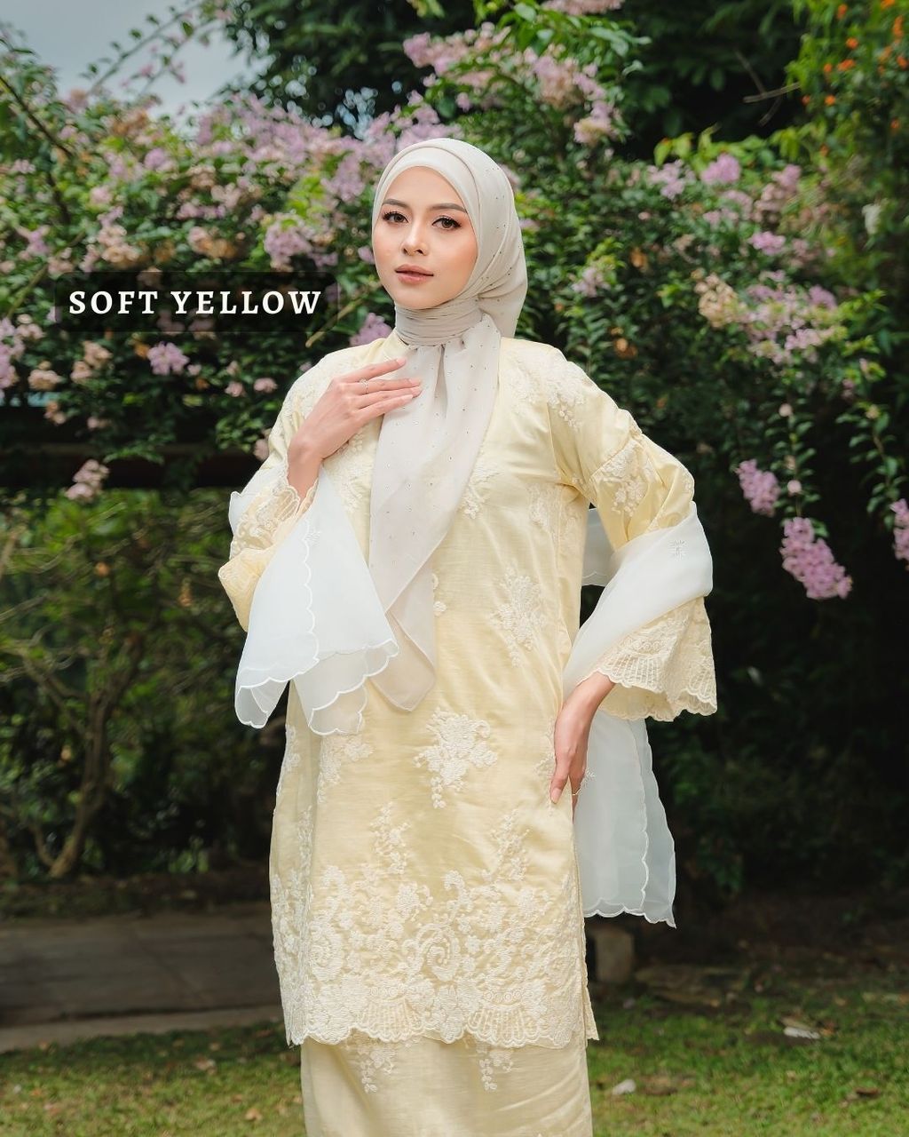 haura-wear-danum-skirt-set-sulam-embroidery-pario-klasik-tradisional-mini kebaya-fabrik eyelet-raya-muslimah-long-sleeve-baju-skirt-kain-perempuan-baju-sepasang (6)