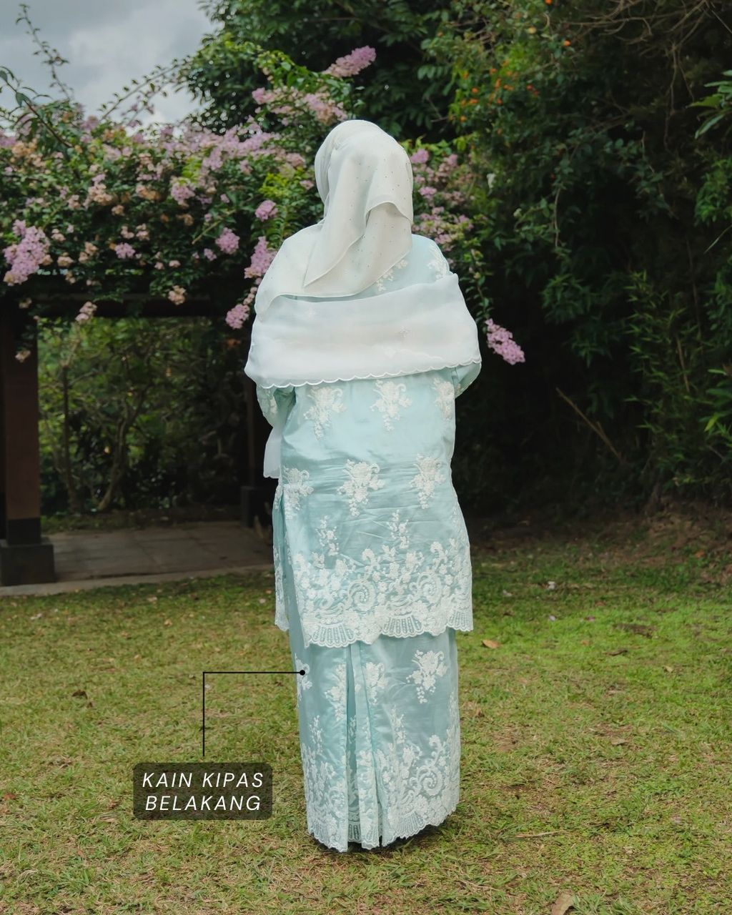 haura-wear-danum-skirt-set-sulam-embroidery-pario-klasik-tradisional-mini kebaya-fabrik eyelet-raya-muslimah-long-sleeve-baju-skirt-kain-perempuan-baju-sepasang (30)