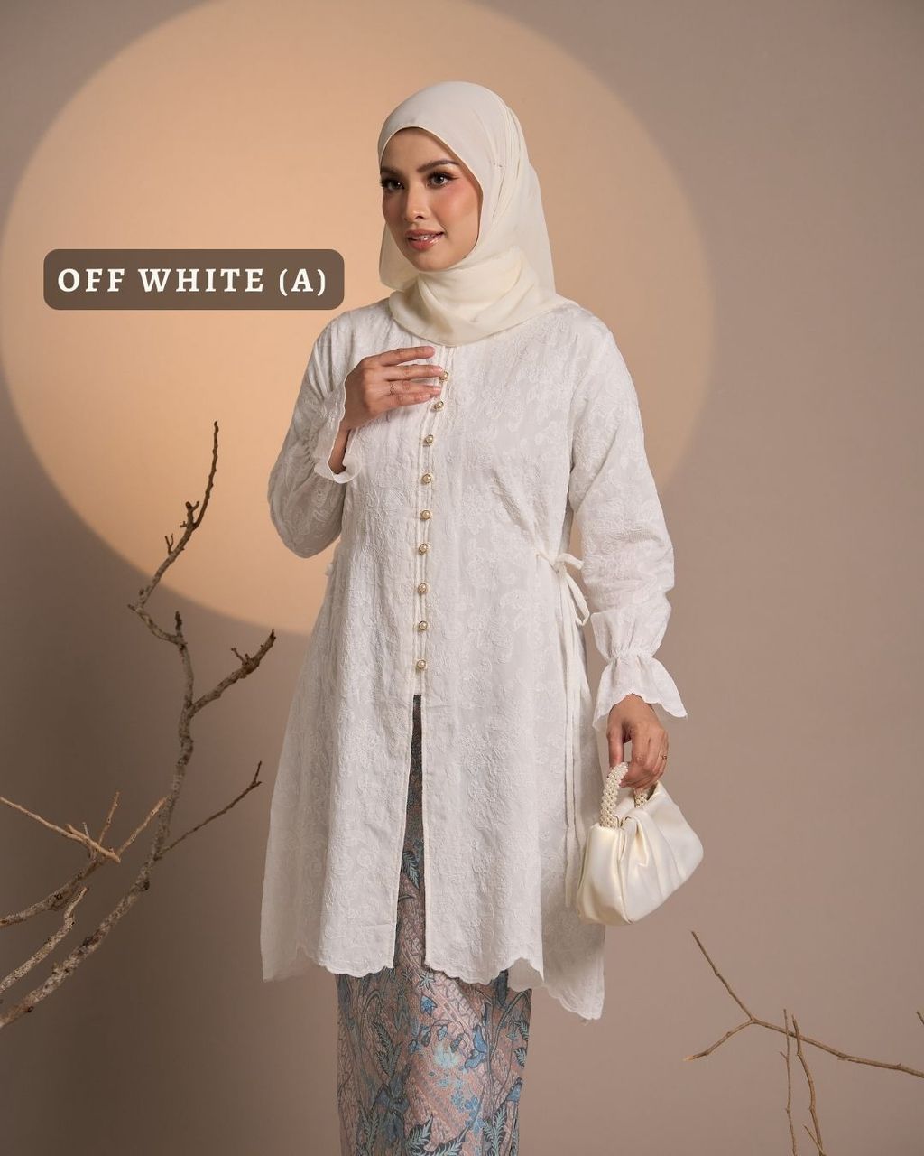 haura-wear-nilam-skirt-set-sulam-embroidery-pario-klasik-tradisional-mini kebaya-fabrik eyelet-raya-muslimah-long-sleeve-baju-skirt-kain-perempuan-baju-sepasang (6)