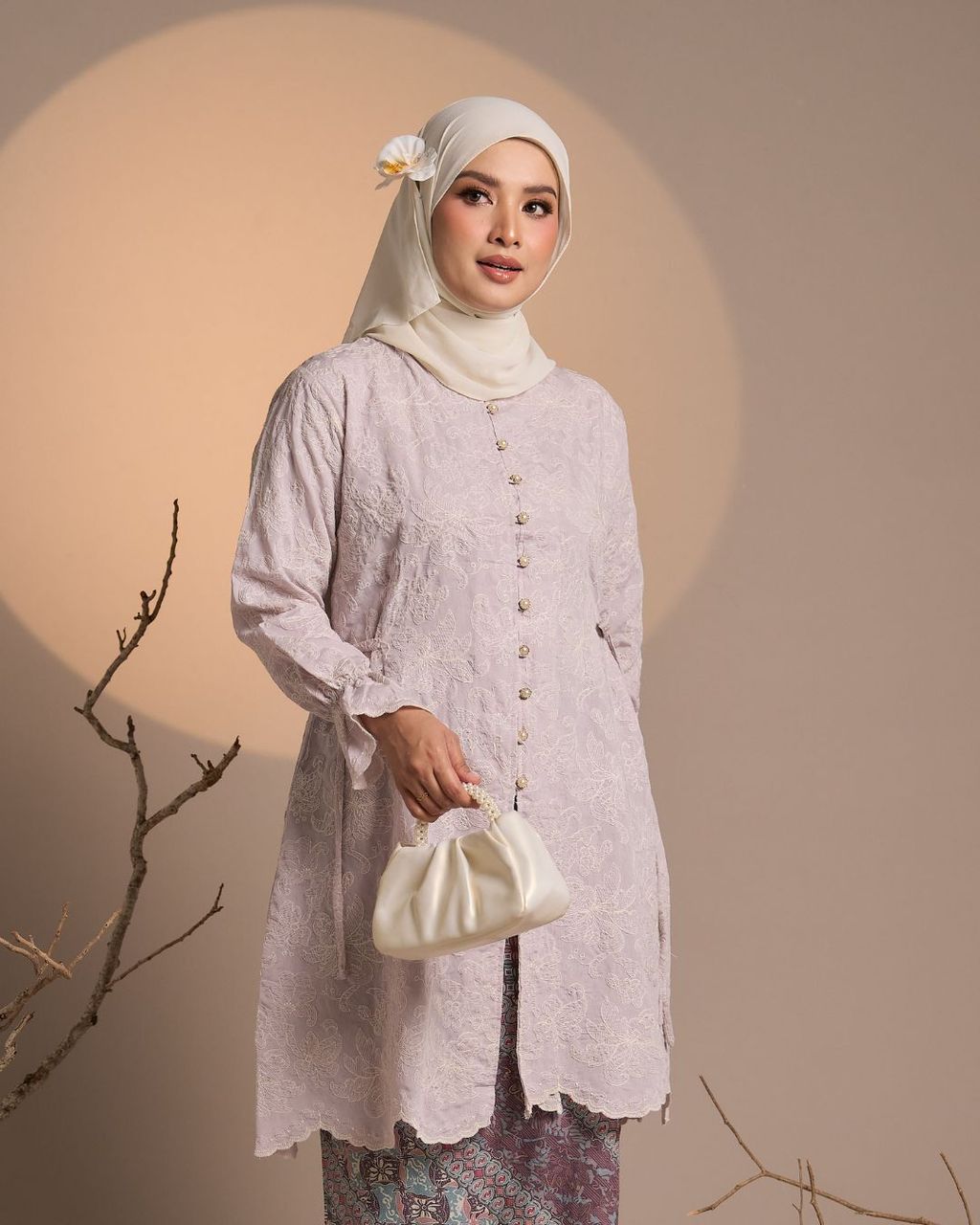 haura-wear-nilam-skirt-set-sulam-embroidery-pario-klasik-tradisional-mini kebaya-fabrik eyelet-raya-muslimah-long-sleeve-baju-skirt-kain-perempuan-baju-sepasang (10)