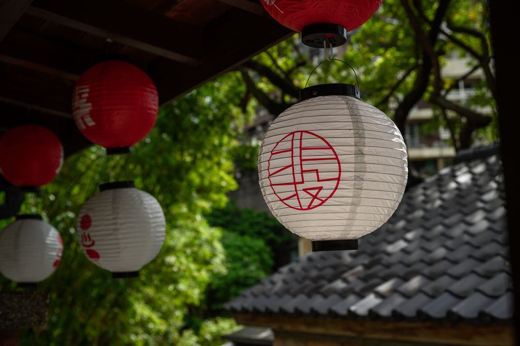 01梅庭燈籠高高晃