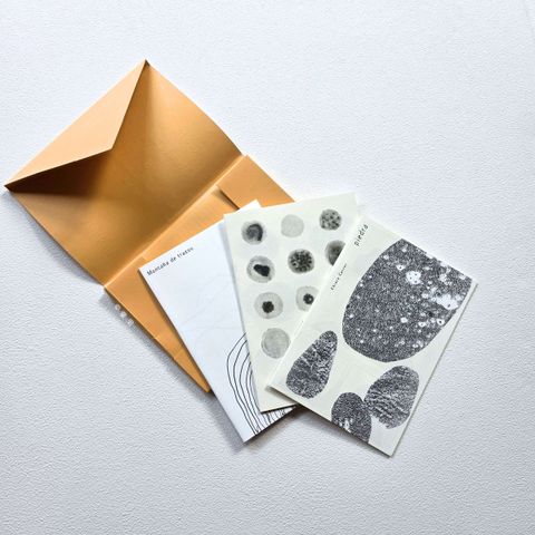 石 山 筆 【 肉筆 】 絹本掛軸 著色水墨画 共箱 落款印譜在 石 山 筆 【 肉筆 】 絹本掛軸 著色水墨画 共箱 落款印譜在