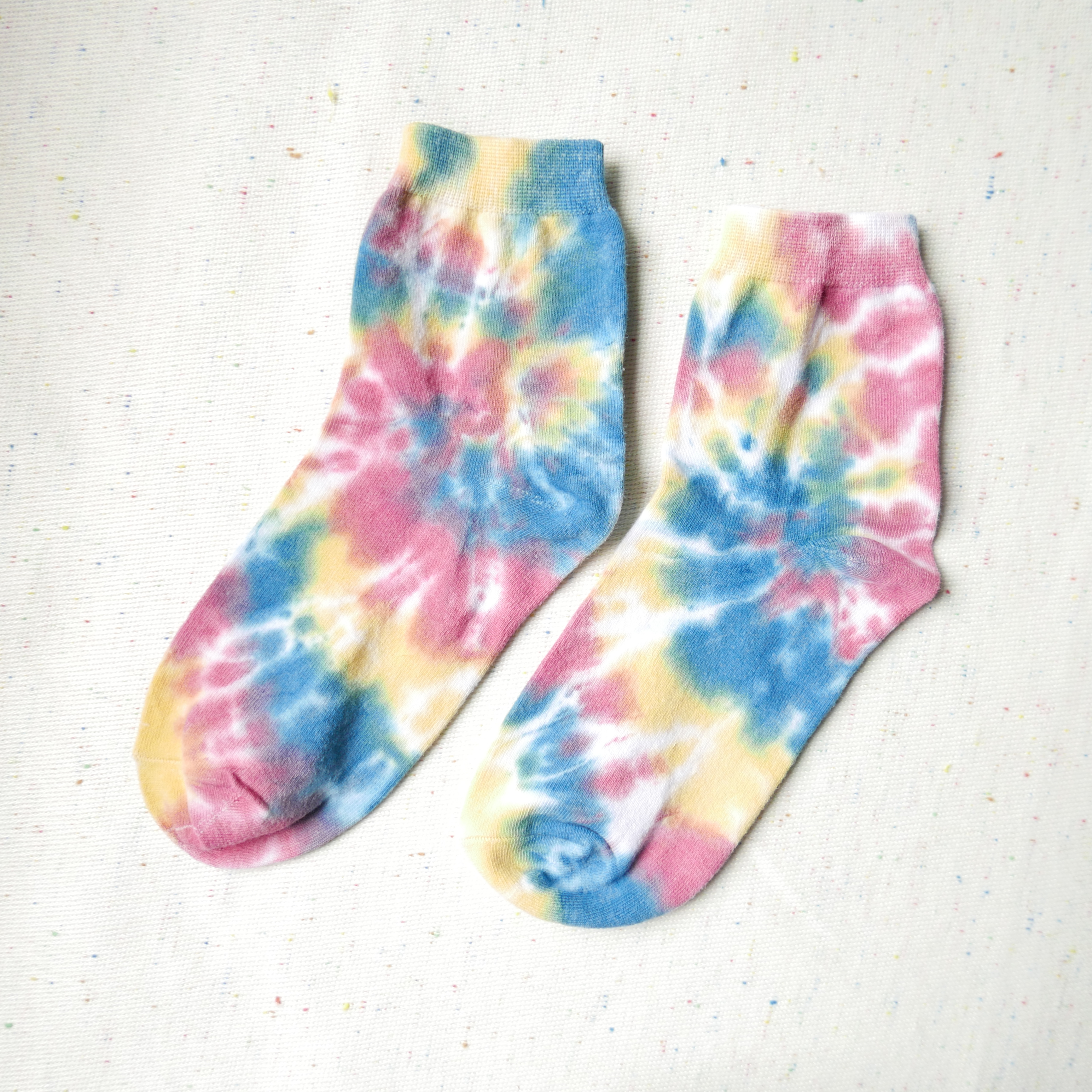 A短襪或長襪(一組染兩雙)