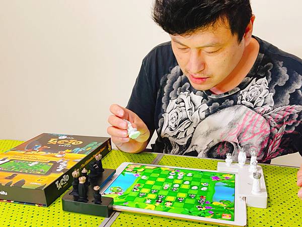 Youtube米米瘋開箱TACTO數位親子桌遊 西洋棋款