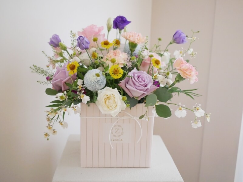 鮮花禮物盒 滿滿心意 祝賀花盒 生日花盒 開幕花盒 Izola Flower 伊左拉花植工作室 高雄左營花店 鮮花 永生花 乾燥花 花藝教學