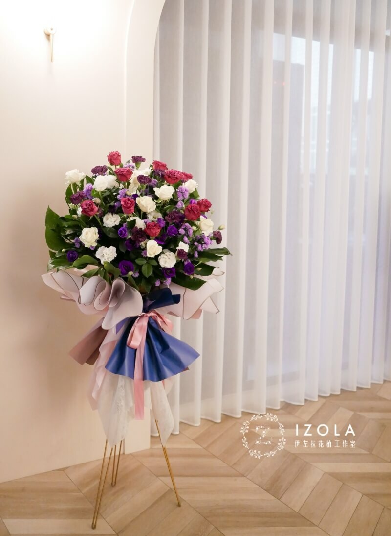 追思弔唁 告別式 喪禮高架花籃 把愛化為永恆 Izola Flower 伊左拉花植工作室 高雄左營花店 鮮花 永生花 乾燥花 花藝教學