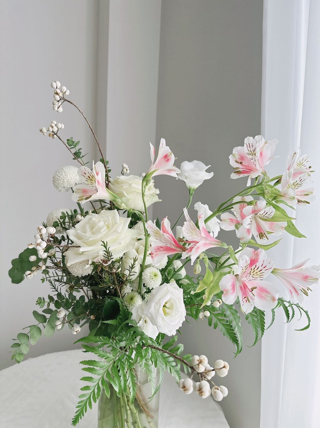 玫瑰/水仙百合/桔梗/尤加利葉/小菊
