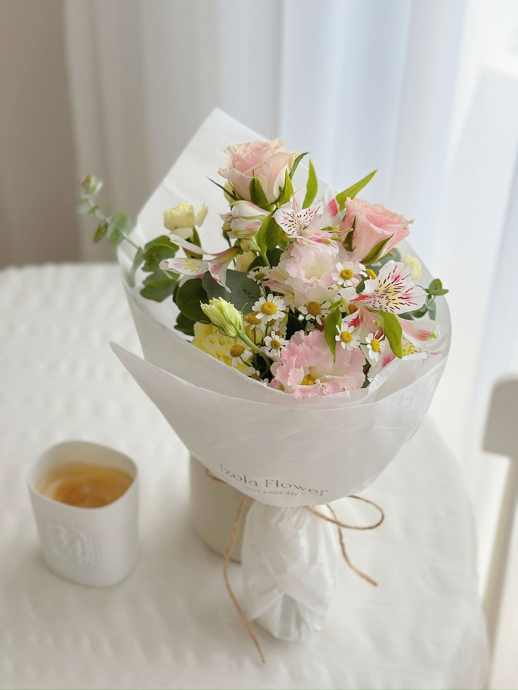玫瑰/水仙百合/桔梗/尤加利