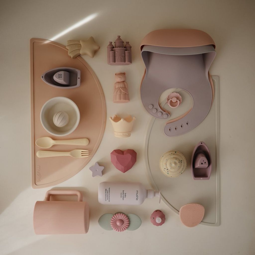 FlatLays.08.08-26-p