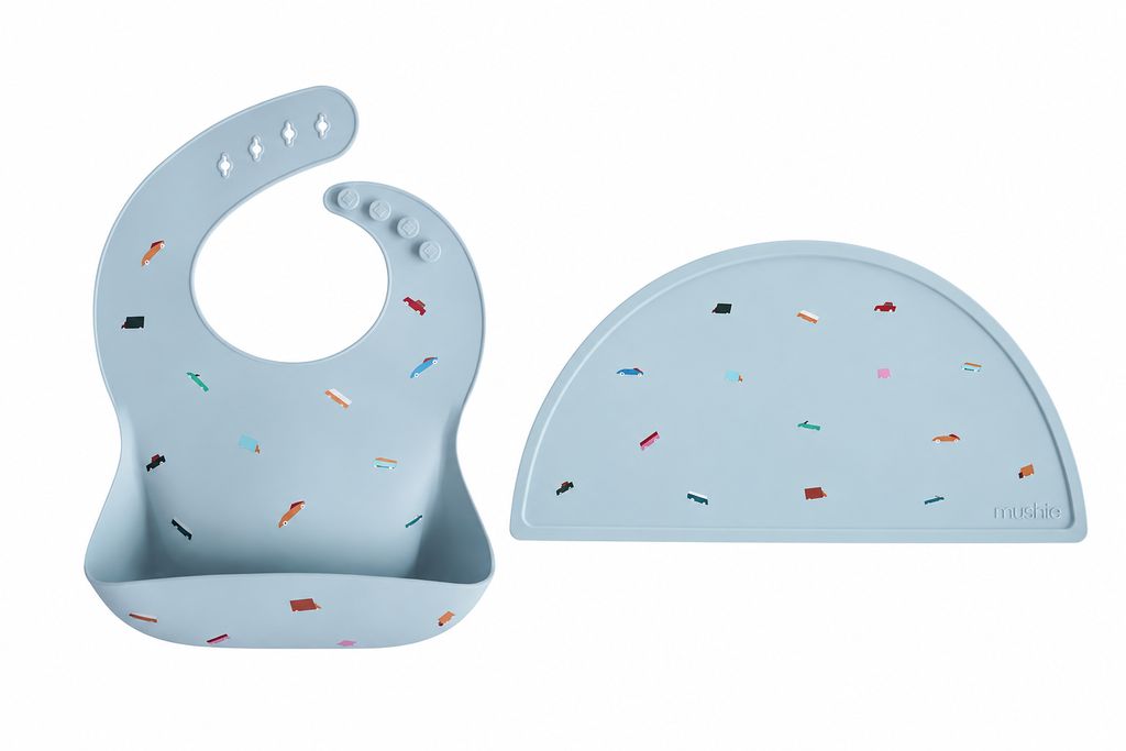 mushie-bib-placemat-set-retro-cars-variant