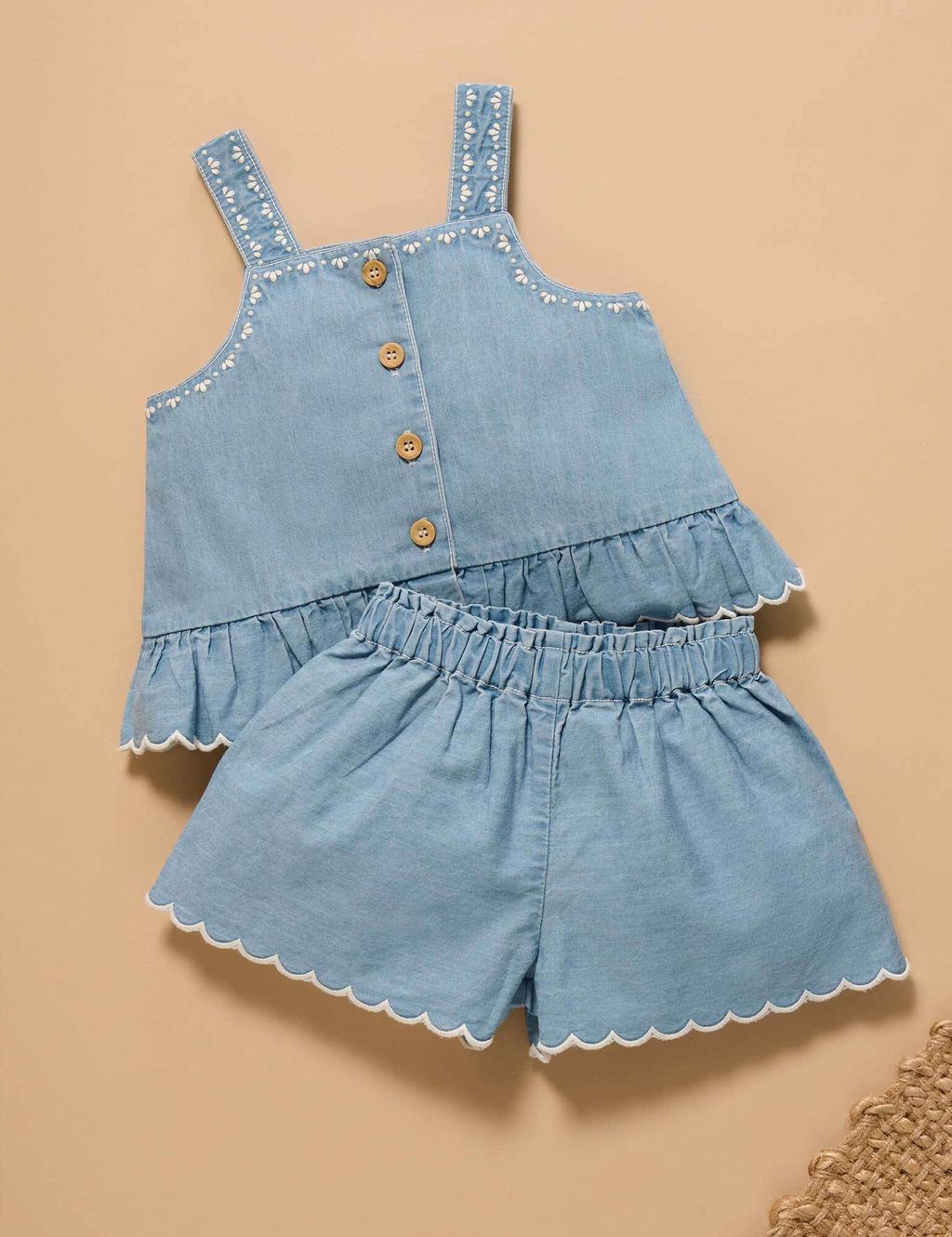 PB2005S25_FADED_IMAGE2_2560x2560