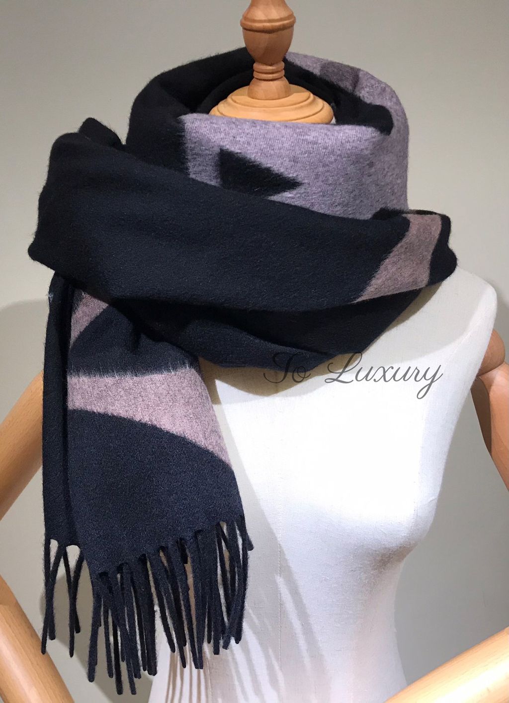 Louis Vuitton The ultimate scarf (M76886, M76382, M76383)