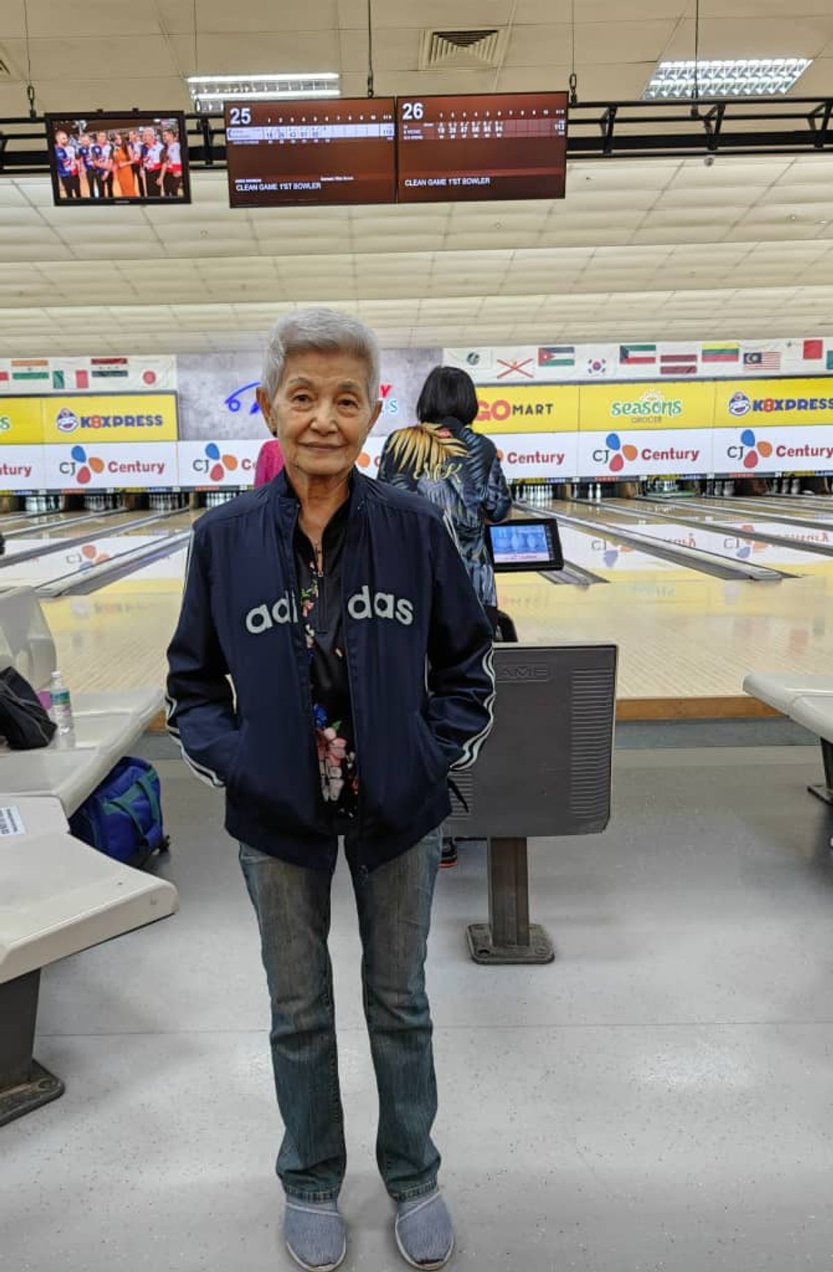 84 years young bowler Mary Lim going strong!