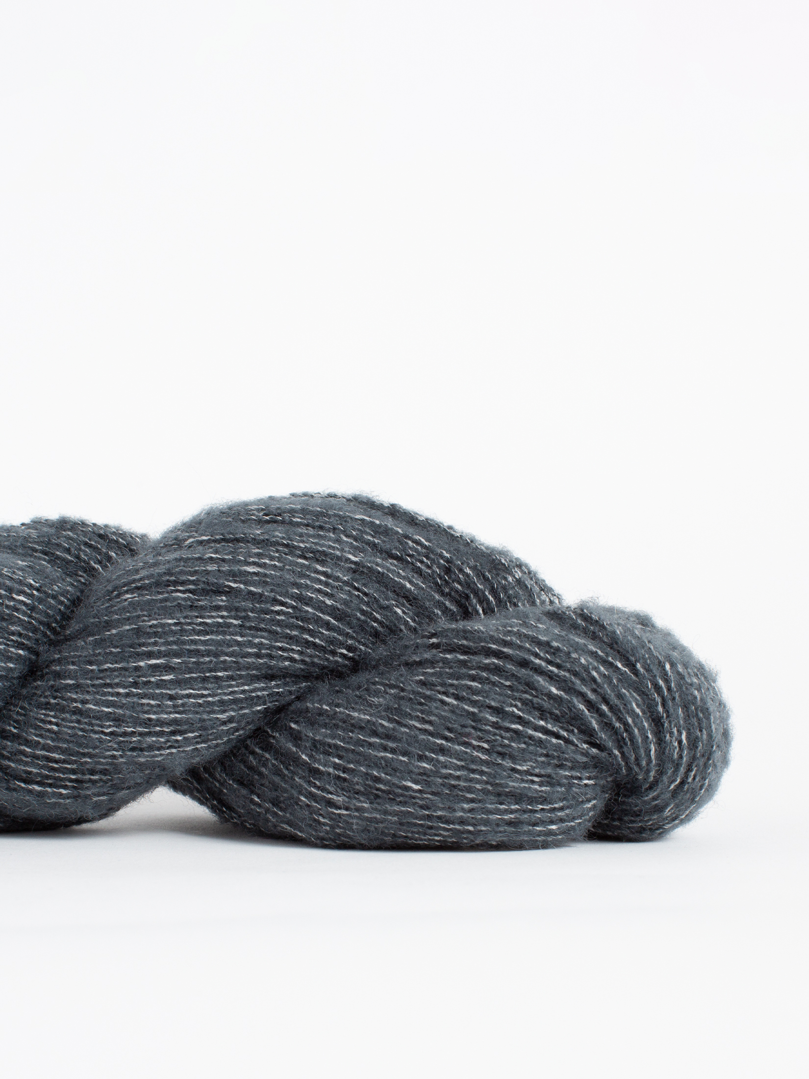 Shibui-Knits-Yarn-Billow-Tar