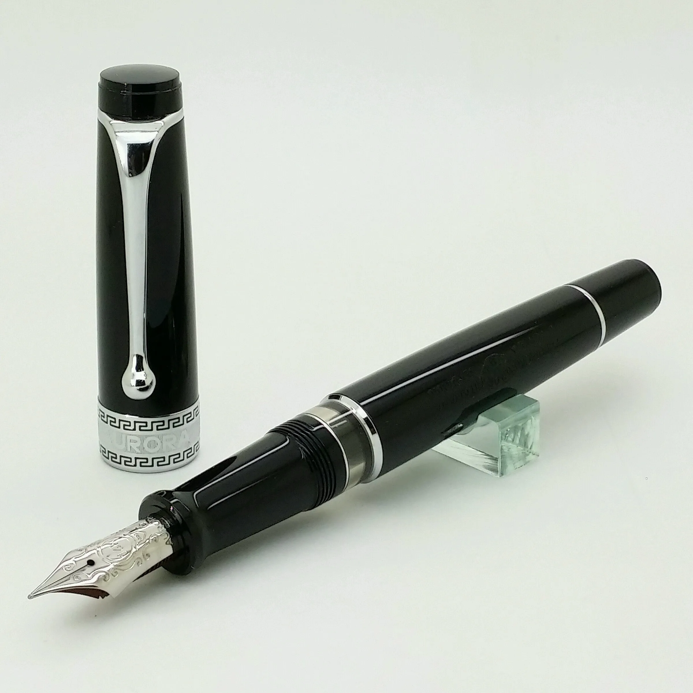 PENS ITALY AURORA OPTIMA RESIN FOUNTAIN PEN