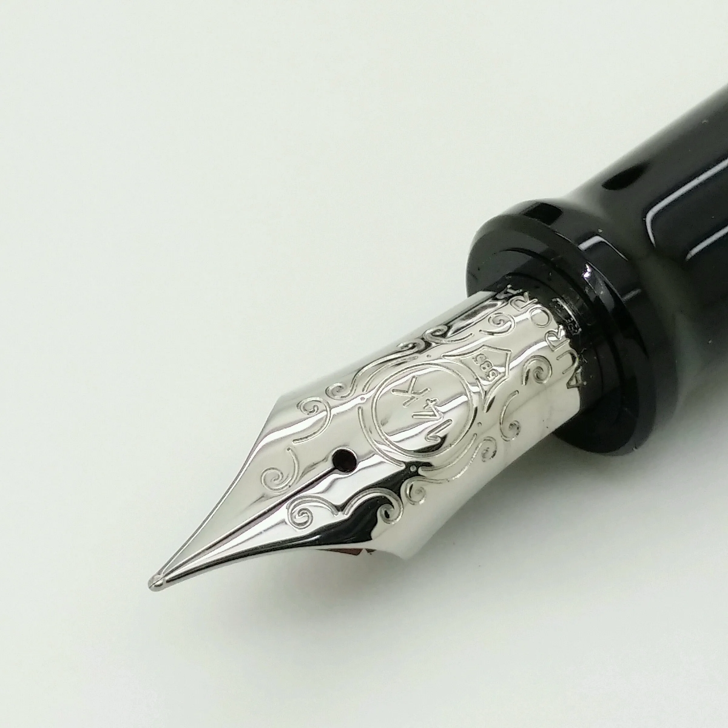 鋼筆工作室 義大利 AURORA OPTIMA RESIN 活塞上墨鋼筆 14K F尖